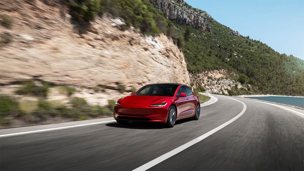 Hinweise im Quellcode: Tesla-FSD kurz vor EU-Launch mit 99-Euro-Monatsabo