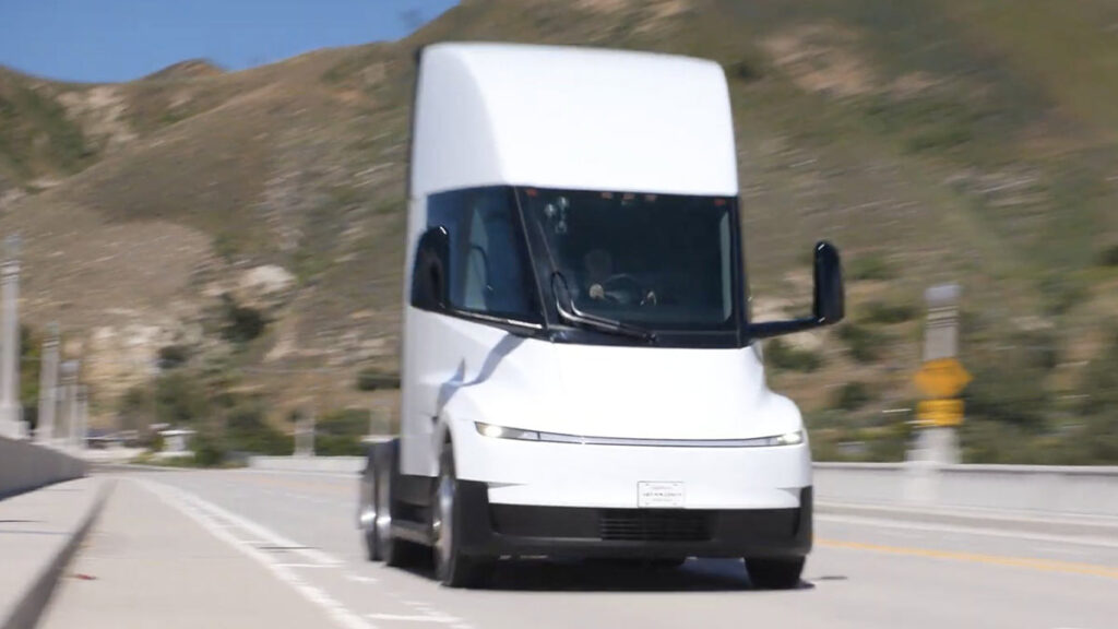 Tesla enthüllt Optimierungen an Semi-Lkw: Gewicht, Aerodynamik, Effizienz