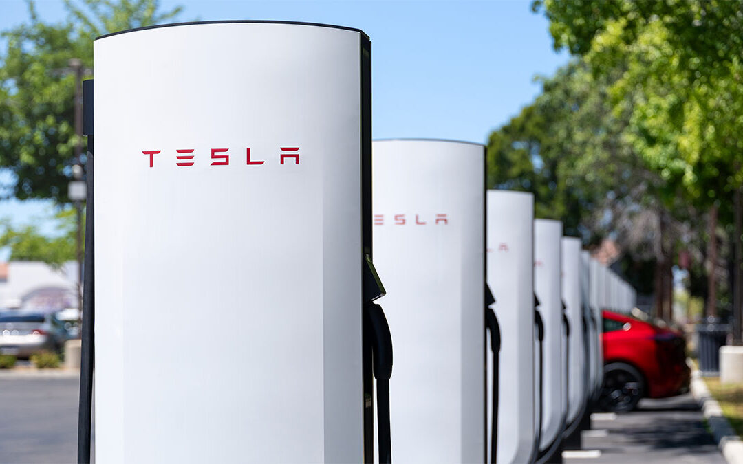 Vorbereitung läuft: Riesiger Tesla Supercharger mit 400+ Ladesäulen in Arbeit