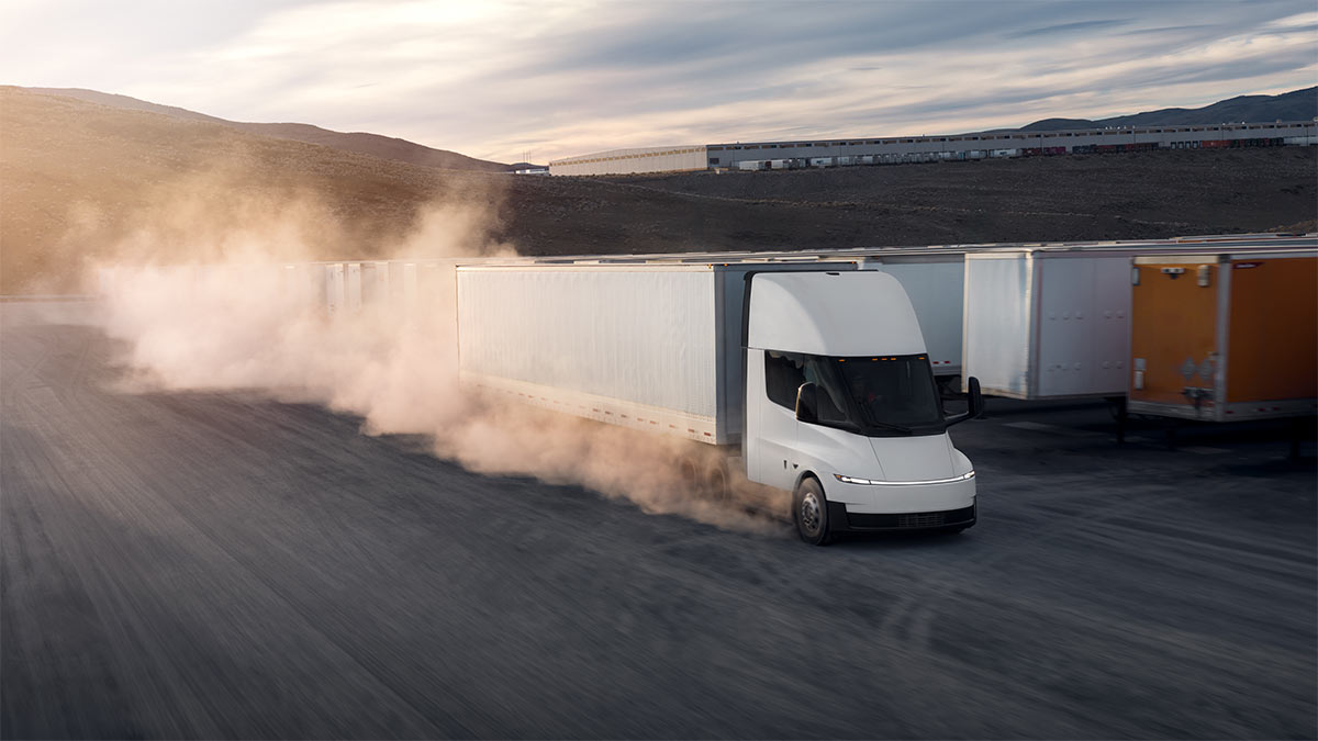 Tesla Semi mit FSD-Testtechnik gesichtet: Autonomie-Versuche vor Marktstart?