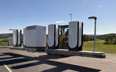 Tesla kündigt erste „faltbare“ Supercharger-Station in Europa an