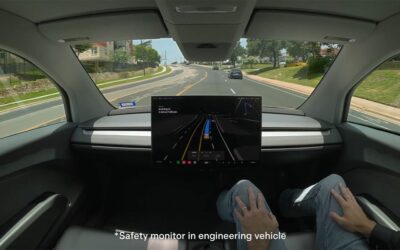 Tesla Cybercab erstmals ohne Pedale und Lenkrad im Straßenverkehr unterwegs