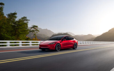 Tesla Model 3 Upgrades jetzt auch in Deutschland: Schwarzer Dachhimmel, 16″-Display